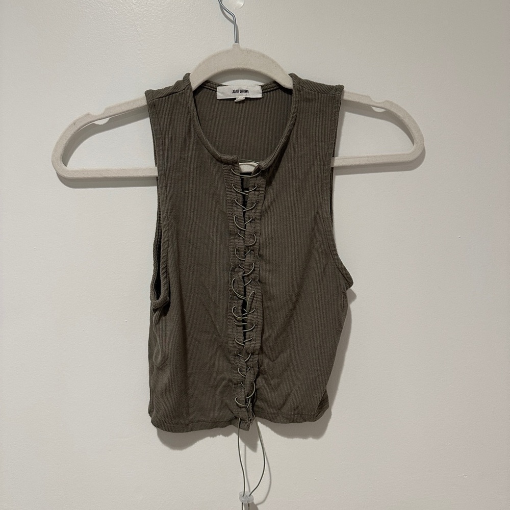 Joah Brown crop top with elastic
